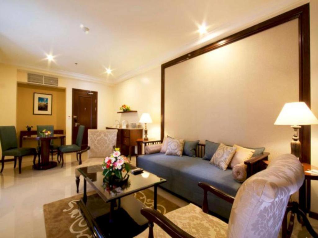 Asmila Boutique Hotel Bandung Buitenkant foto