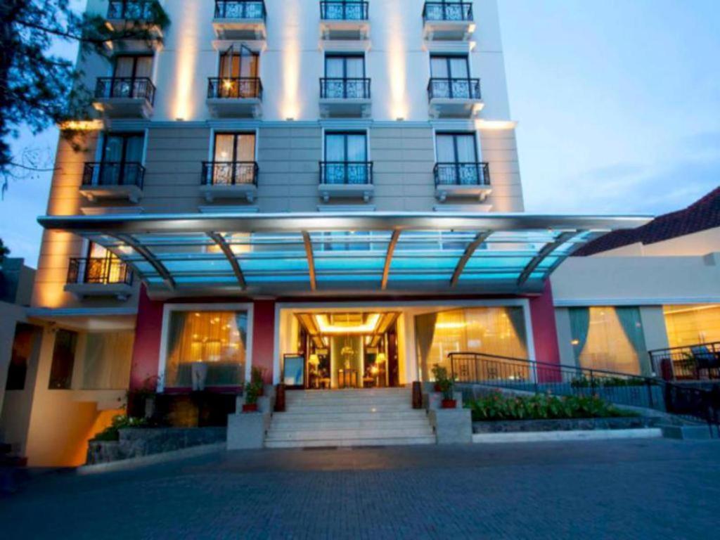 Asmila Boutique Hotel Bandung Buitenkant foto