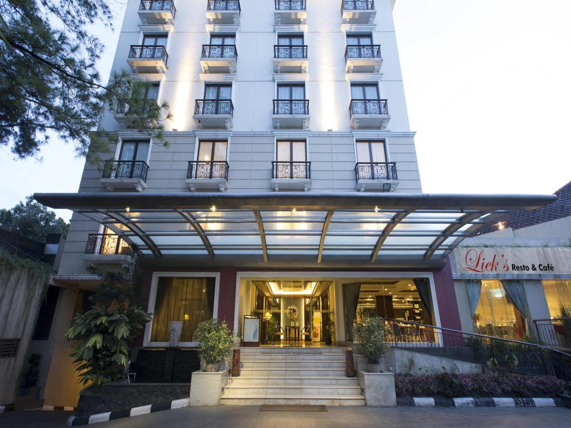 Asmila Boutique Hotel Bandung Buitenkant foto