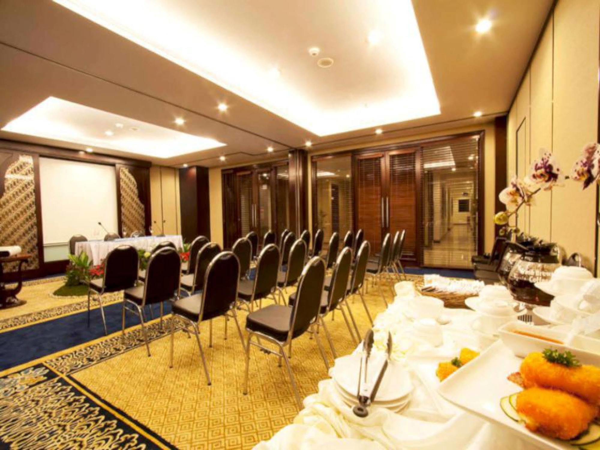 Asmila Boutique Hotel Bandung Buitenkant foto