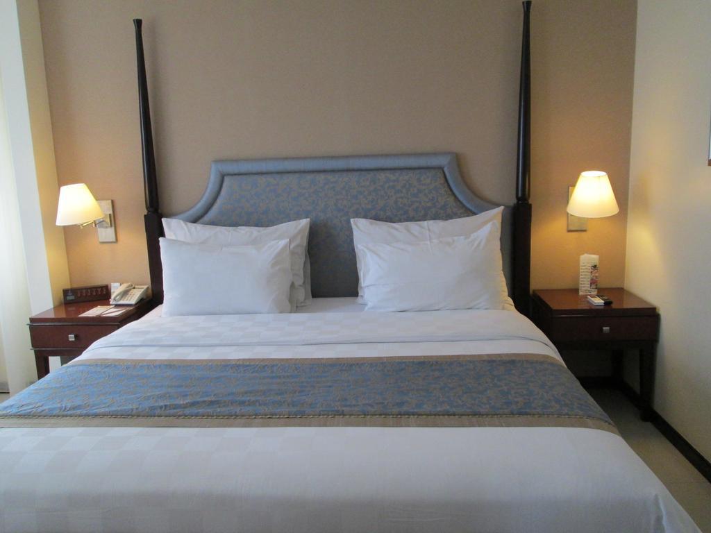 Asmila Boutique Hotel Bandung Buitenkant foto