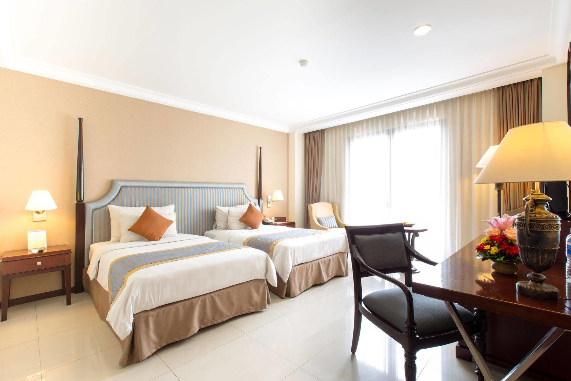 Asmila Boutique Hotel Bandung Buitenkant foto